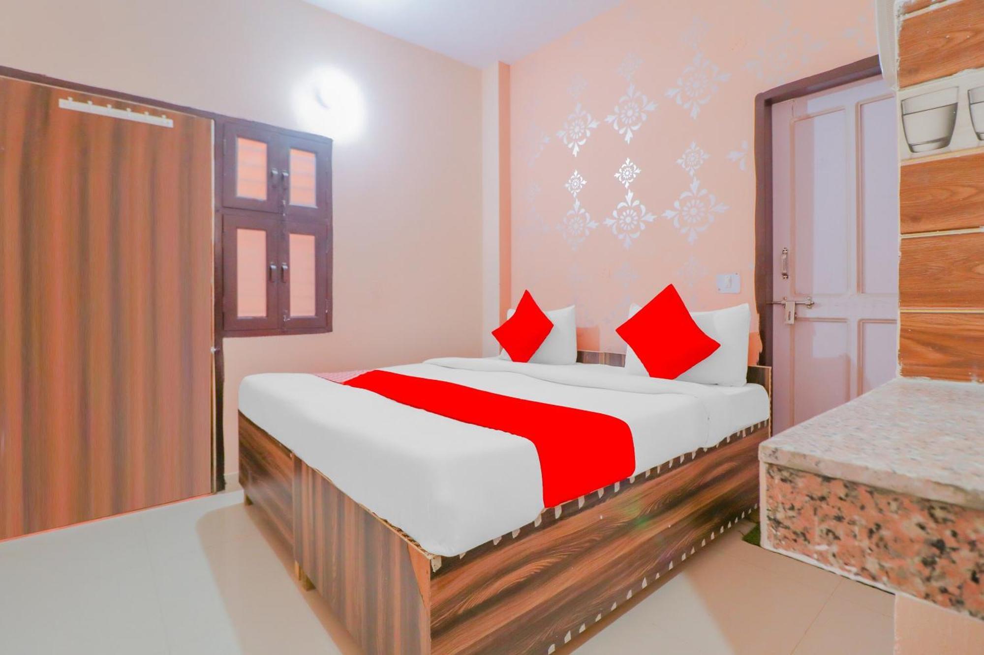 Hotel O Bhardwaj Guest House Garhi Harsaru 외부 사진